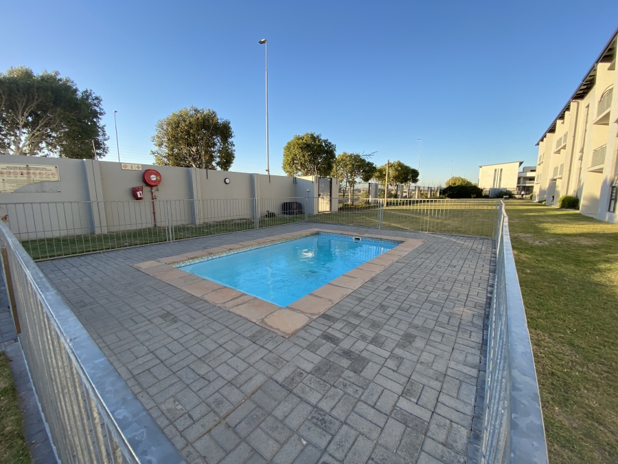 2 Bedroom Property for Sale in Parklands Western Cape
